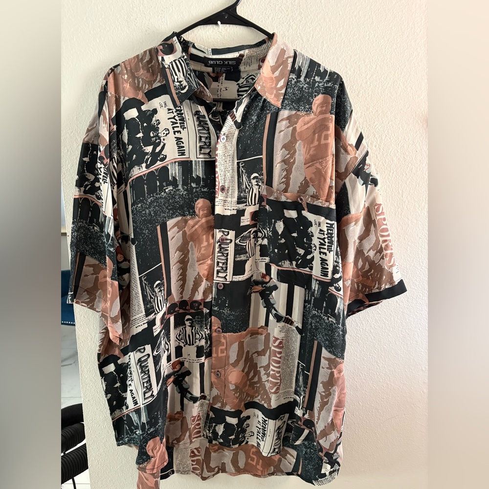 Vintage Graphic Short Sleeve Shirt - Black & Peach